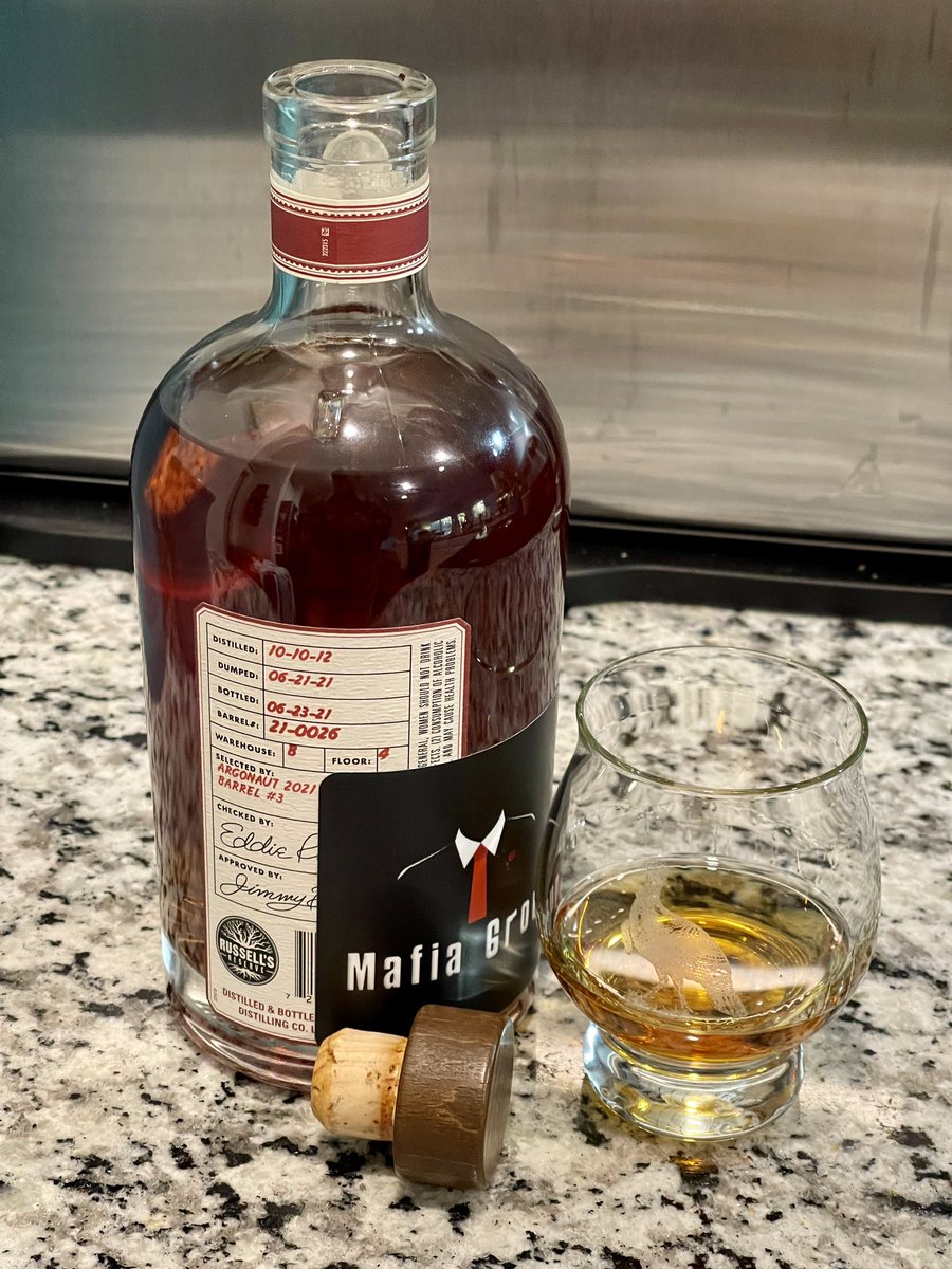 Had to check this one out as soon as I got it. I’d been wanting a McBrayer B bad after @RBird101’s thoughts on them. Their rarity made it an easy decision too. Glad I did. @WildTurkey @FirebirdBo #wildturkey #bourbon #WIYG