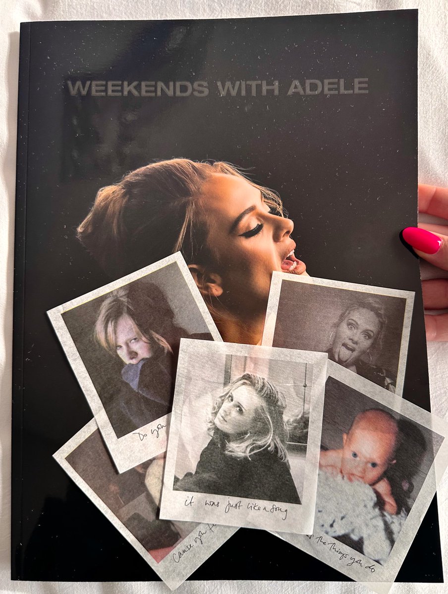 kell_mj's tweet photo. What a weekend with my besties Adele and sis. 😍 #AdeleLasVegas #Show30 #Adele #WeekendsWithAdele https://t.co/eULrmHCh7t