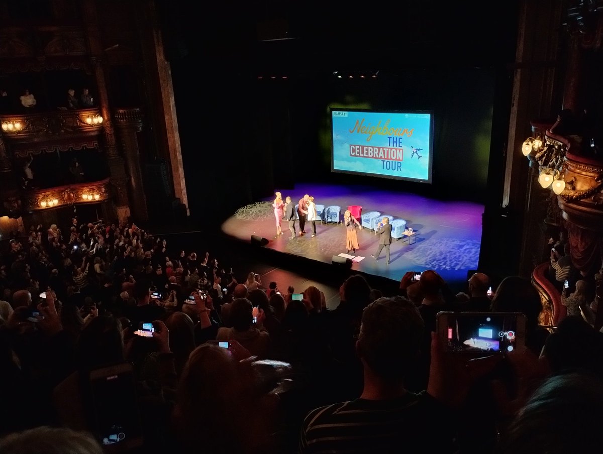 Great ending to the <a href="/LiveInConvo/">Neighbours: Live in Conversation</a> Neighbours Celebration tour. Perhaps <a href="/alanfletcher/">Alan Fletcher</a> could sing a new version of the theme tune when it returns @AmazonFreevee ?