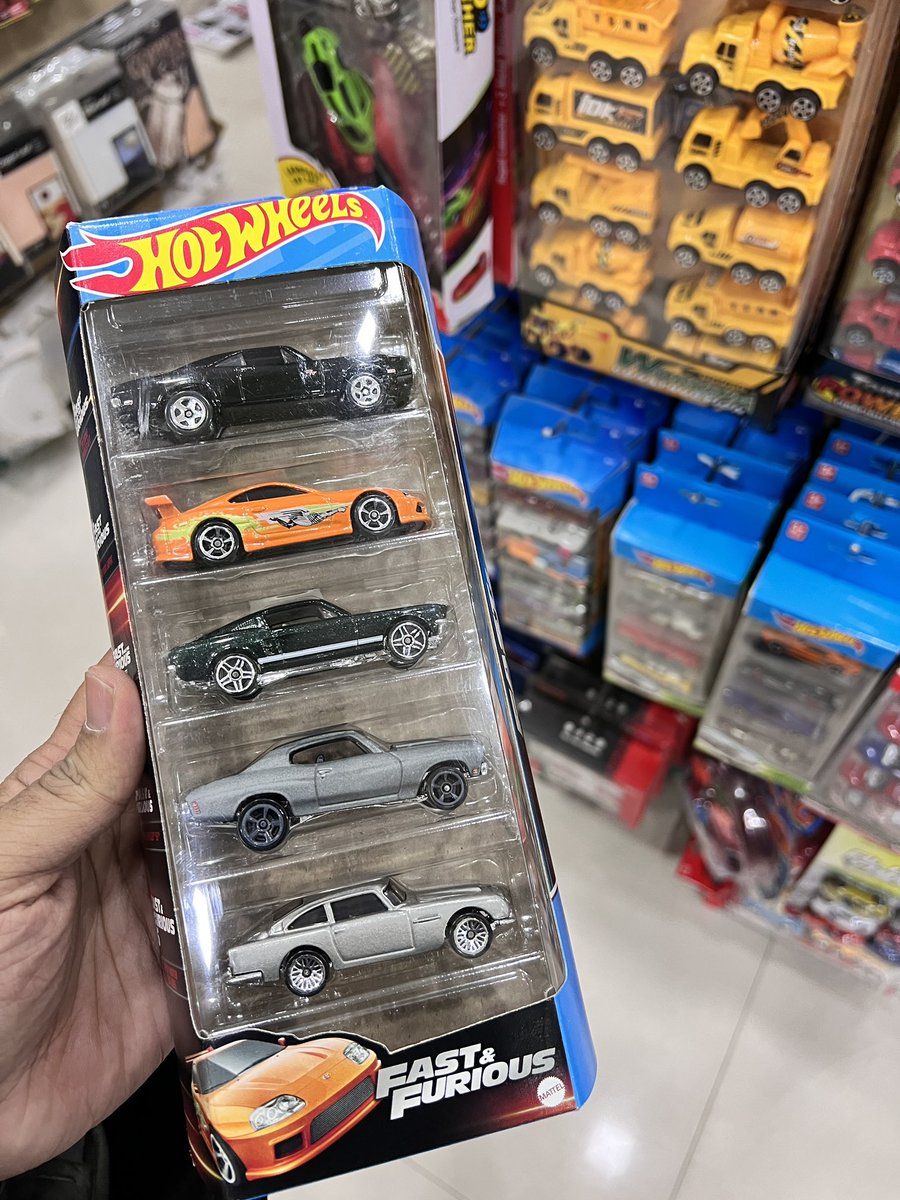 theviralhobby's tweet photo. Finally Hot Wheels on pegs after 4 years.

Hope to see mainlines and premium too soon. Fingers crossed 🤞

Check: https://t.co/XZ7gTUdwPN 

@RedditProf @diecast_newb @DiecastHype @HunterGarage1 @DiecastCarsNow @GarageDiecast @LenosGarage @Hot_Wheels 

#theviralhobby #hotwheels https://t.co/woF8NHJLiH