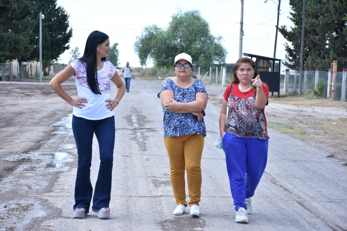Ya está funcionando la nueva red de agua potable en el Divisadero. Son 400 m. sobre calle Nueva Gil, que a permitido llevar el servicio en buenas condiciones a 25 familias, con buena presión y calidad.