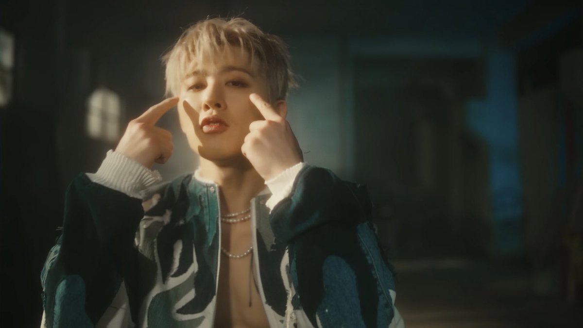 noitskatelyn's tweet photo. and these visuals …….. omg https://t.co/QDegTFVOdd https://t.co/6EFWuQ5a91