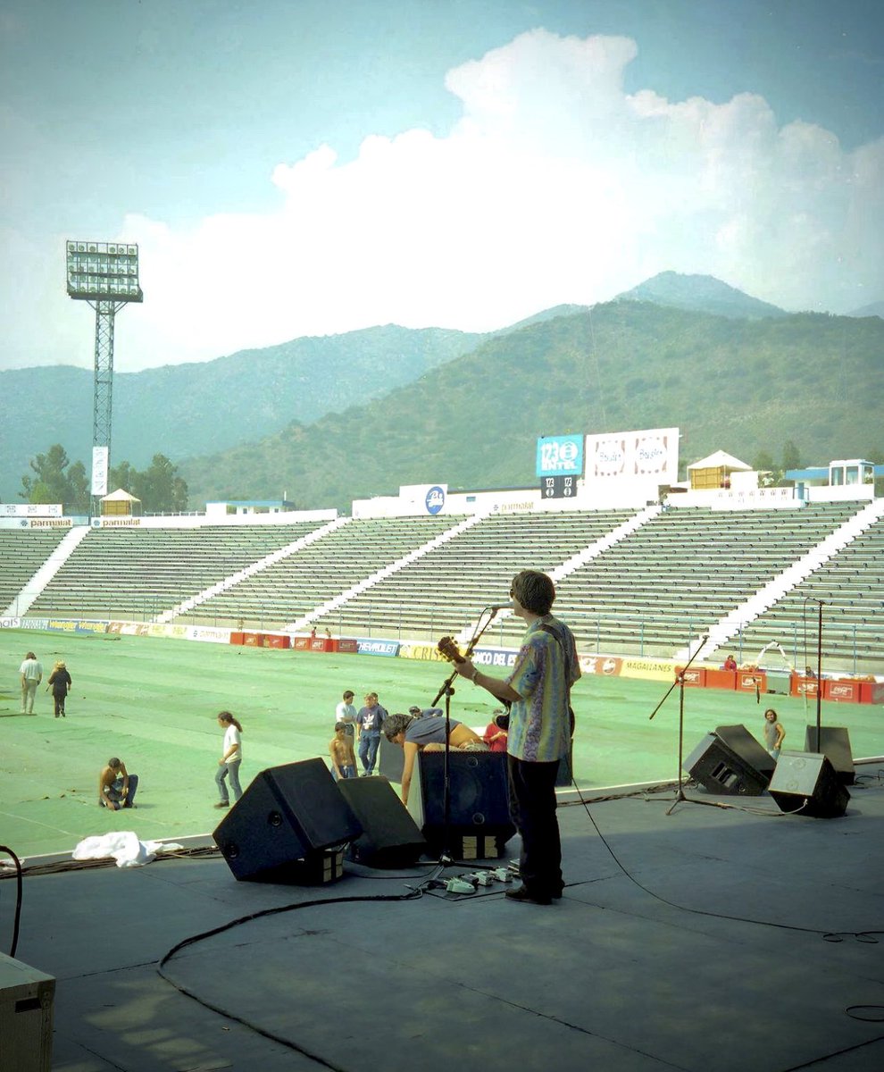 IconicCool's tweet photo. It’s been 25 years….on this day March 14th 1998 Oasis debuted in Santiago, Chile 🇨🇱 playing at the San Carlos Apoquindo Stadium 🏟️✨#Oasis #NoelGallagher #LiamGallagher @rockandpop @oasis https://t.co/E064vyI0Oa