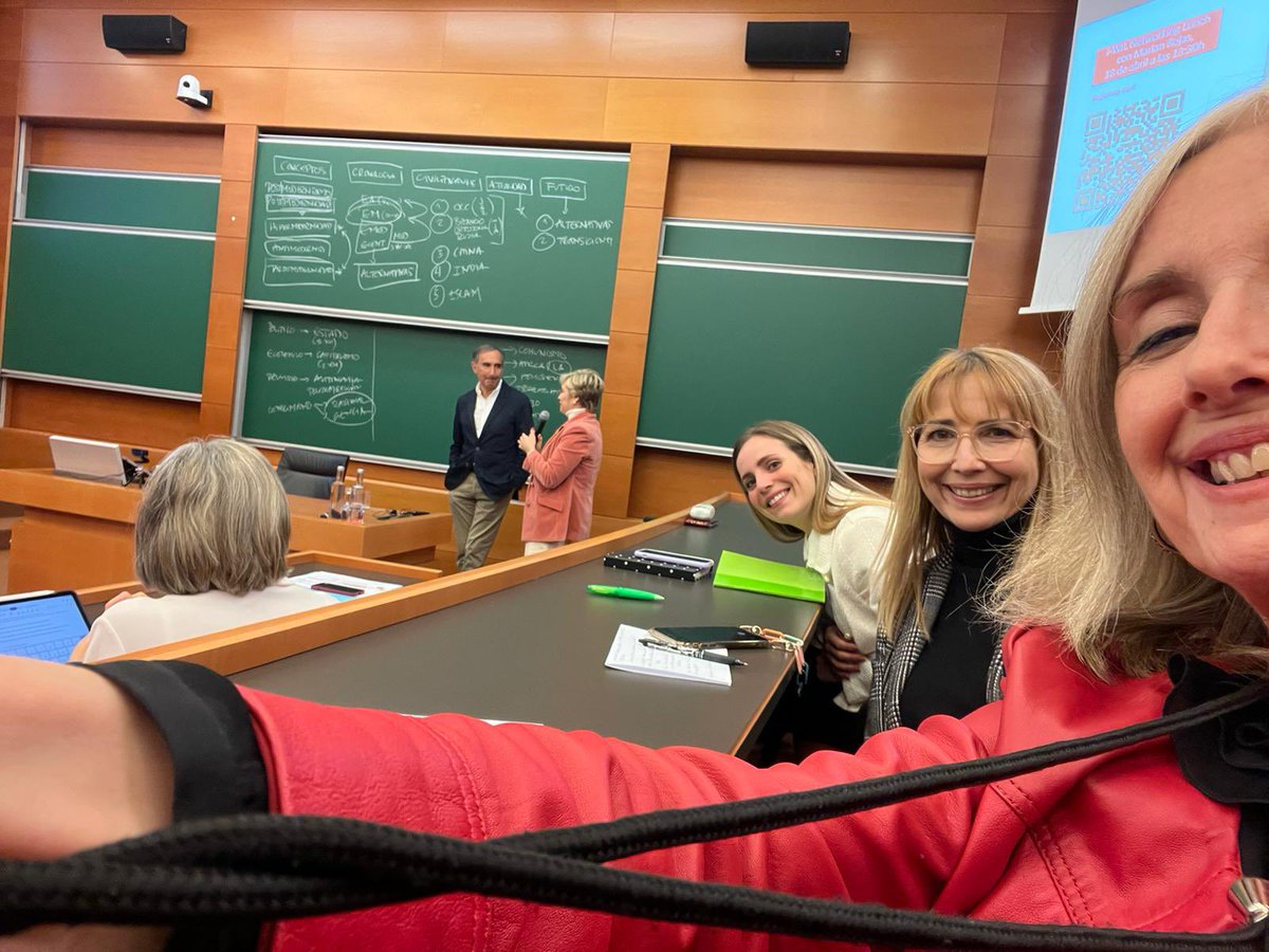 AnnaPlans_'s tweet photo. “No estamos en una época postmoderna, estamos en una época hipermoderna”. Jaume Aurell .

Una sesión magistral con inmejorable compañía 😊 https://t.co/AIMyMYmKX4