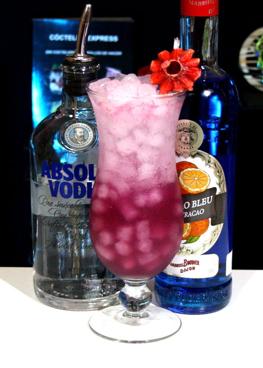 BarmaninRed's tweet image. TRUENO ELÉCTRICO✨la mezcla perfecta con VODKA para una noche vibrante
Mi video en YouTube
youtu.be/kXHw9z8ICqc