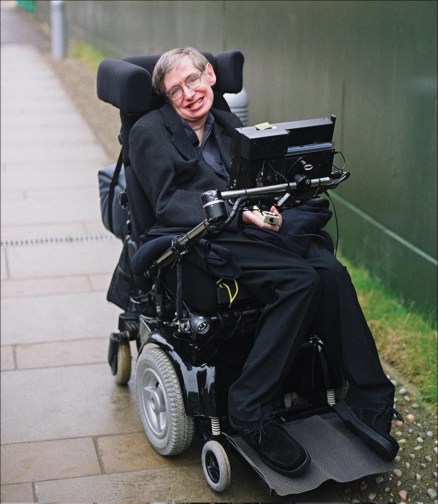 English theoretical physicist, cosmologist, and author #StephenHawking died from ALS #onthisday in 2018.#science #physics #Hawking #trivia #ABriefHistoryofTime #GeneralRelativity #QuantumGravity