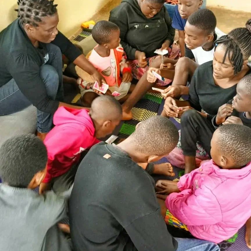 DyslexiaMalawi's tweet image. Playing cards ☺️
Playing cards is beneficial for dexterity and eye hand coordination.
The simple action of holding playing cards in their hands helps children to develop motor skills. 
 #playingcards #motorskillsdevelopment 
#playbasedlearning 
#ablefoundation 
#dyslexiamalawi