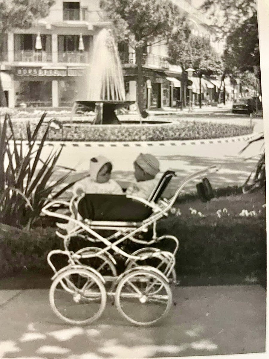 Piazza Fontana, il posto più fotografato di Lignano Sabbiadoro nel lontano 1967!  #lignanosabbiadoro #friuli #fvg