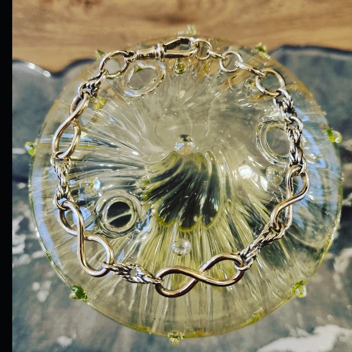 rebellionjewels's tweet photo. Completed commission in 9ct yellow gold. I was asked to replicate an old watch chain. It is the most frustrating thing i have ever made😁
#romanticrebellion #jewellery #jeweller #9ctgold #fancybracelet #goldbracelet #commission #watchchain #infinity #goldwire  #handmadejewellery https://t.co/2TyrdK1c8k