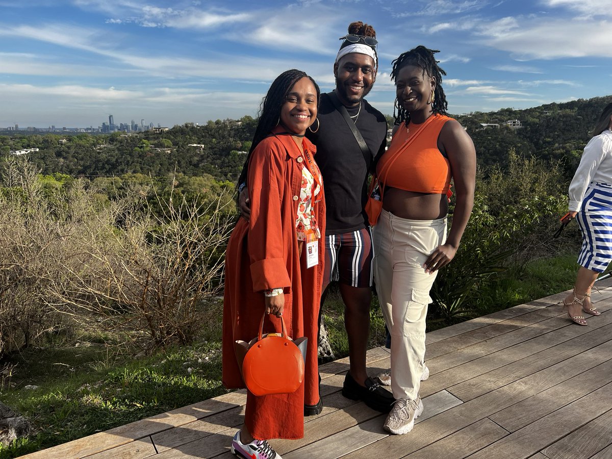 JessBeCre's tweet photo. #sxsw is everything… https://t.co/uG7Tj0sH96