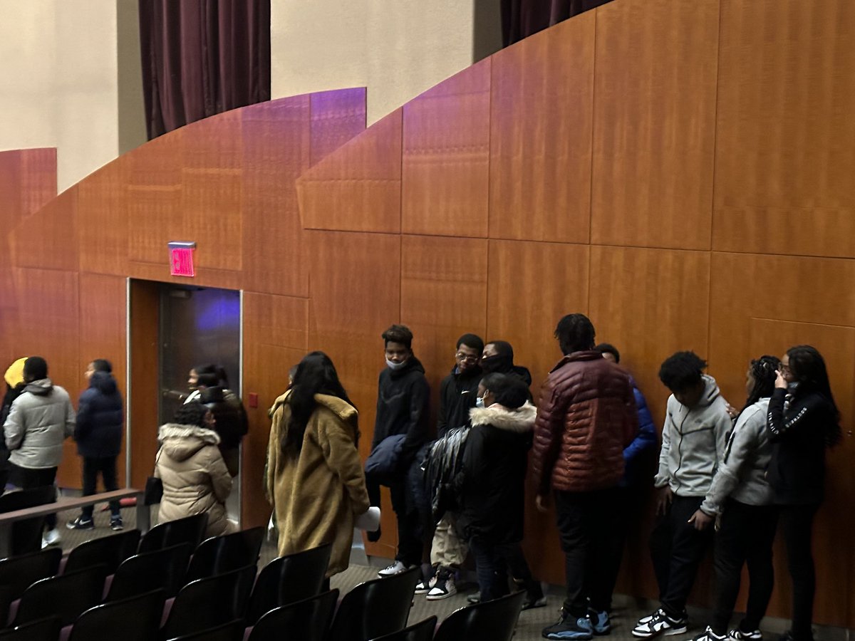 Trip to Brooklyn College for the premiere of Mandela!🎥🇿🇦 #354strong <a href="/SheneanL/">Shenean Lindsay</a> <a href="/CSD17NYC/">District 17</a> <a href="/Philton73287848/">Philton</a>