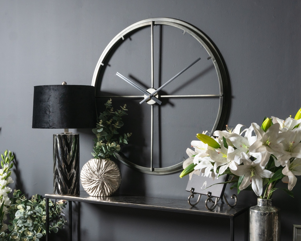 benefits of painting your walls darker:-
✔️ makes artwork stand out 
✔️ can be much more restful that a bold bright colour
✔️ cosier and creates warmth
✔️ creates an amazing backdrop for furniture pieces