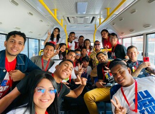 min_juventud's tweet photo. La #JuventudDelFuturo ha sido convocada por nuestro Pdte. @NicolasMaduro. Y nuestros 23 Estados dicen presente al amplio debate fundacional de la Gran Misión #JuventudVenezuela🇻🇪
@MervinMaldonad0 
@oliverGuzman_A 
#NatalicioPrietoFigueroa 
#ChávezAntimperialista https://t.co/V0k97kmV1D