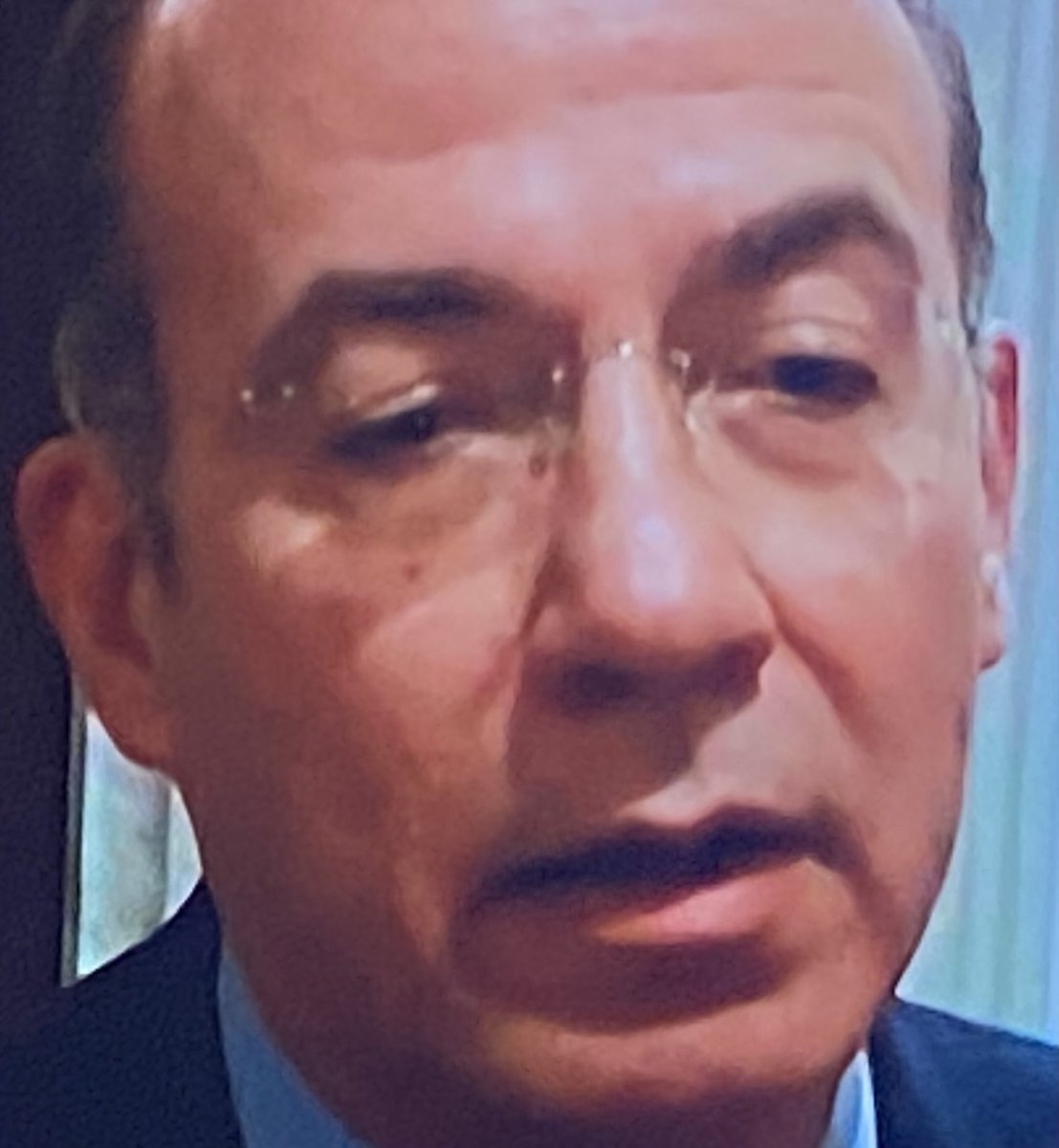 DavidVargasA18's tweet photo. Felipe Calderón sabe de las andanzas de García Luna: 

Sabe del trasiego de cocaína en Manzanillo y Acapulco.
De la entrega de millones de dólares en los Pinos, Sinaloa y Morelos.
De la alianza que hizo con el Mayo Zambada.

Por eso su temor. Y mientras se queda en España.
RT👇 https://t.co/a0f1oRFyZ6