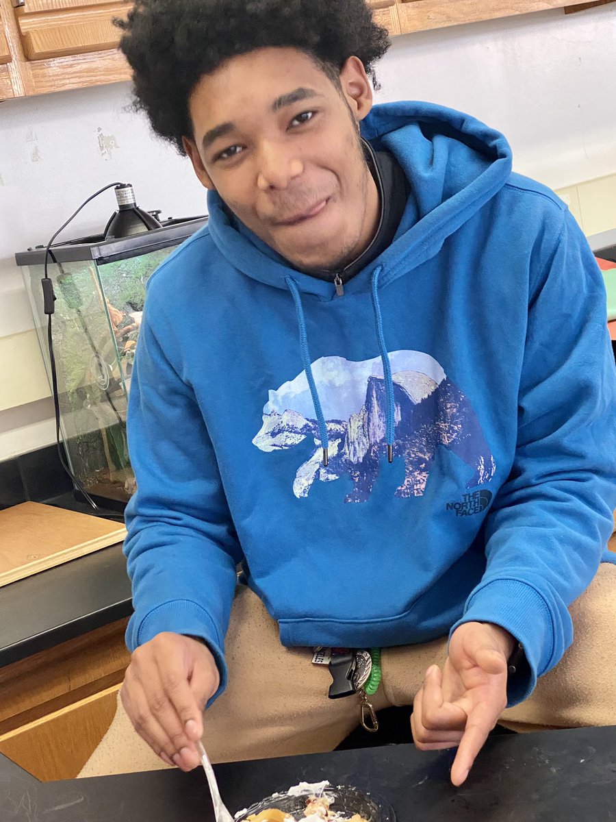 RFL_Ag_Biegel's tweet photo. #RFL419 Agriculture students know how to celebrate Pi(e) Day thanks to my mom making this a tradition! The students look forward to this every year for her homemade pies 🍰 #PiDay @BaltCitySchools @ShawnetteWilli4 @SwintonBuck https://t.co/RTrukjccvP