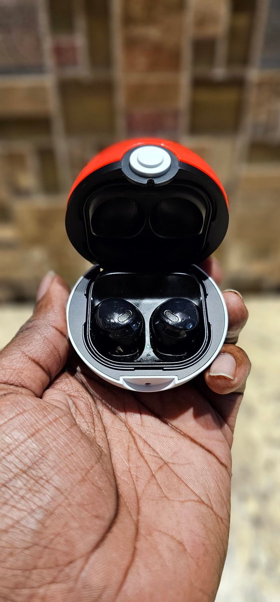 The coldest case for the #GalaxyBuds hands down 🔥🔥🔥 #Pokemon