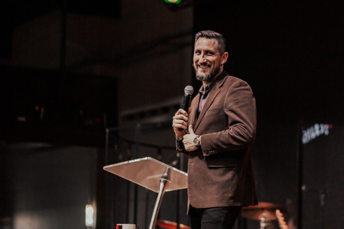 ‘Seja Homem’: pastor Telmo Martinello lança livro sobre a masculinidade à luz da Bíblia dlvr.it/Sktq5S