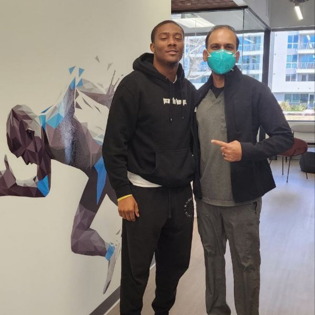 regendrpatel's tweet photo. Actor Simeon Daise @simeondaise from the CW show All American @cwallamerican ⭐
I am so honored to be a part of your road to recovery! 💪🏽

#walloffame #patientcare #sportsmedicine #avoidsurgery #painmanagement #losangeles #newportbeach #patientadvocate #regenerativemedicine https://t.co/WUmrrt0TBt