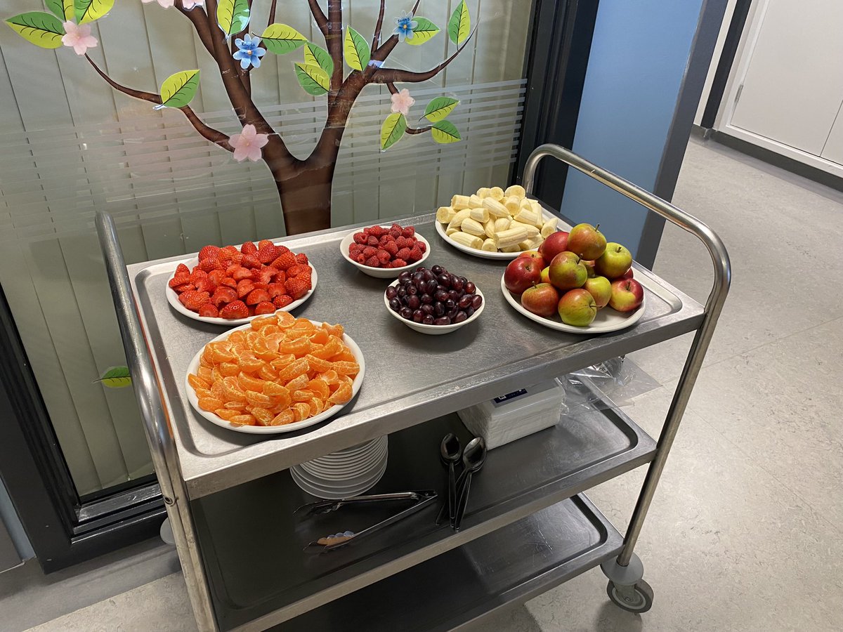 FranDifuria's tweet photo. We are celebrating Nutrition and Hydration week on Ward 32, offering a different snack or drink to our patients everyday this week! Today was fresh fruit 🍎 🍌 @SFHFT @MarieSissons1 @trevorhammond10 (A special thank you to the KMH volunteers for funding @sfhinvolvement ) https://t.co/vBCzlm3ekw