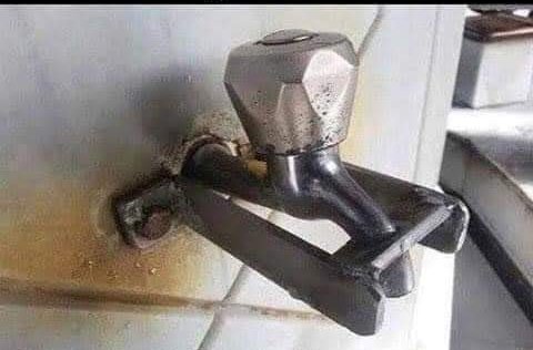 Cami şadırvanındaki musluk çalınmasın diye mermere perçinleniyorsa, dinden önce ahlak öğretilmelidir...