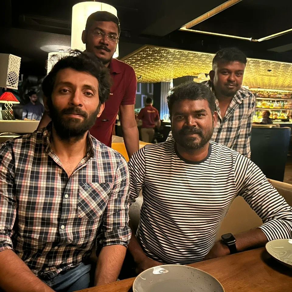 GA_StudiosOffl's tweet photo. Happy Birthday @edwinsakaydop sir 

Team #Asvins

@iamvasanthravi @praveen2000 @taruntejafilm @Vimraman @immuralidaran @Sarasmenon @udhaya_deep @thesimranpareek @ivijaysiddharth @DonBala72299355 @GerardSylvin @mugilant93 https://t.co/D0pHxPez3Q