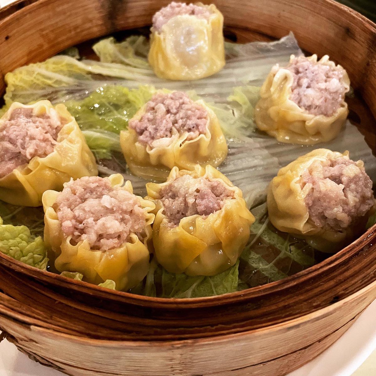 CFoodwaves's tweet photo. Soul warming food in Chicago’s chinatown #chicago #chinesefood #hingkee #dimsum #xiaolongbao #shumai #dandannoodles #asianfood #eatlocal #supportlocal 
#foodblogger #foodie #foodphotography #communityfoodwaves https://t.co/fvc1kdmfDW