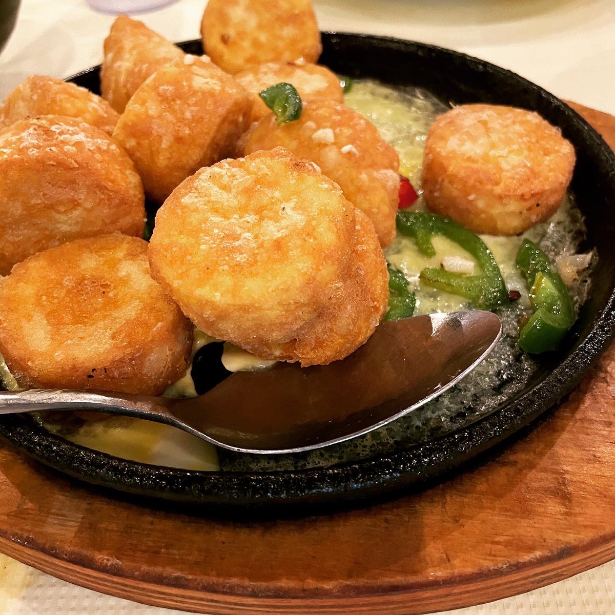 CFoodwaves's tweet photo. Soul warming food in Chicago’s chinatown #chicago #chinesefood #hingkee #dimsum #xiaolongbao #shumai #dandannoodles #asianfood #eatlocal #supportlocal 
#foodblogger #foodie #foodphotography #communityfoodwaves https://t.co/fvc1kdmfDW