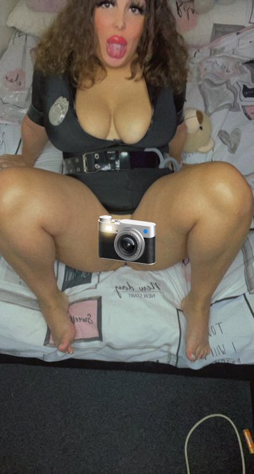 Come and worship these toes findom😁 https://t.co/RWopywuwbt<a href="/tag/tease"class="tags"><span>#tease</span></a><a href="/tag/onlyfans"class="tags"><span>#onlyfans</span></a>