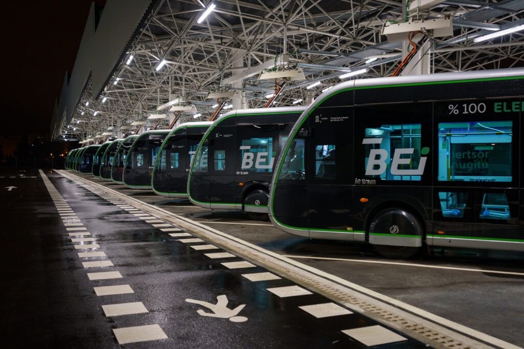 In Vitoria-Gasteiz, Spain (a paradise, love this city) BRT 38% MORE passengers Feb. 2023 over 2019.
BEI - Intelligent Electric Bus, with: dedicated lanes, fast in/out, multiple doors, pre-paid, traffic light priority. In #cities4everyone faster, cheaper, convenient.