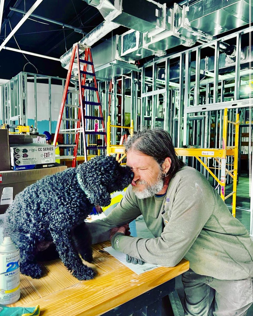DavieConstNC's tweet photo. The best (and slobberiest) way to say good job! Thank you #islandpeturgentcare!  #petsprefer #dogsfavorite #vetpractice #johnsisland https://t.co/QnVucPODGp