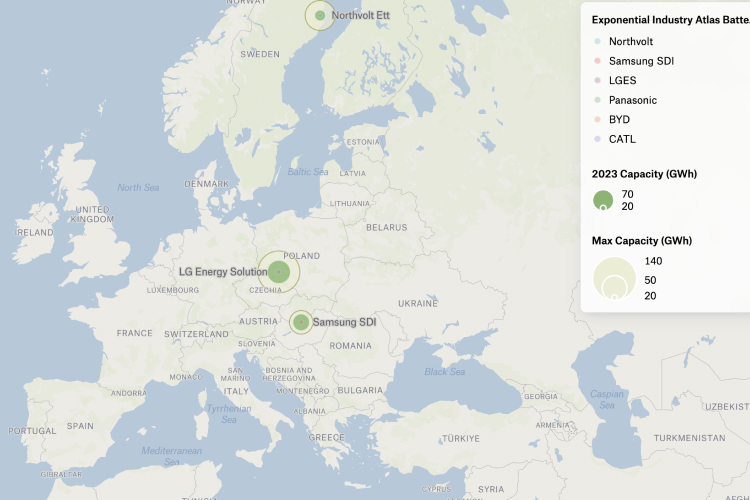 felt's tweet photo. 4/ @doclrogers mapped global battery plants from @RatelConsulting's Global Battery Factory Database so everyone can explore the top ten gigafactories for electric vehicles and renewable energy storage: https://t.co/UD41tUe5bg
