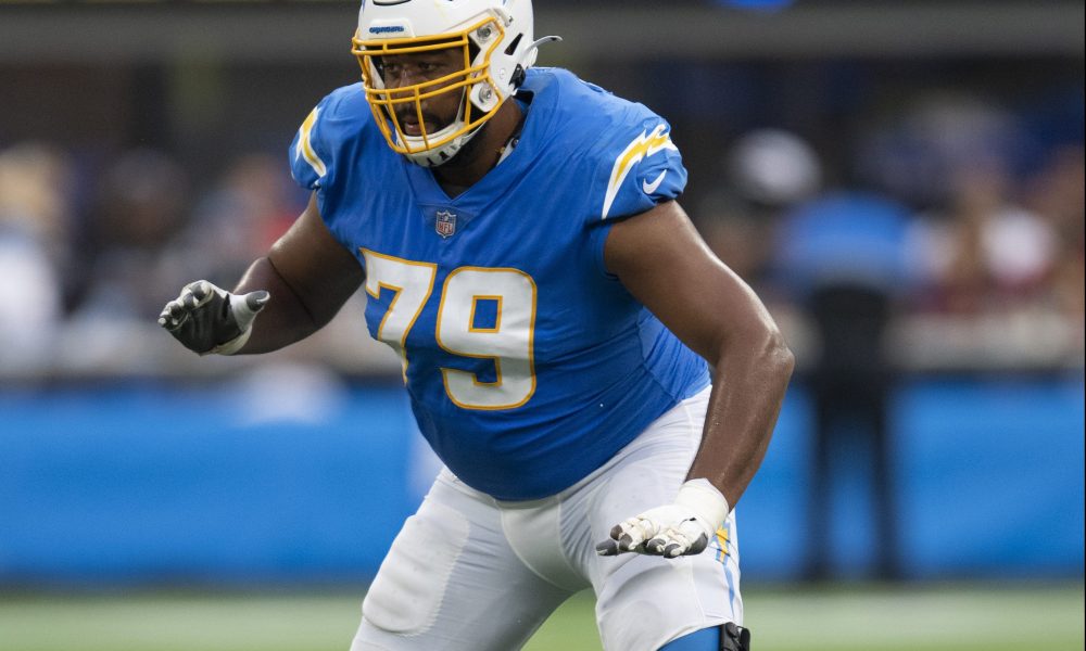 Update: The #Chargers are re-signing OT Trey Pipkins to a 3-year deal, per <a href="/LindseyThiry/">Lindsey Thiry</a>