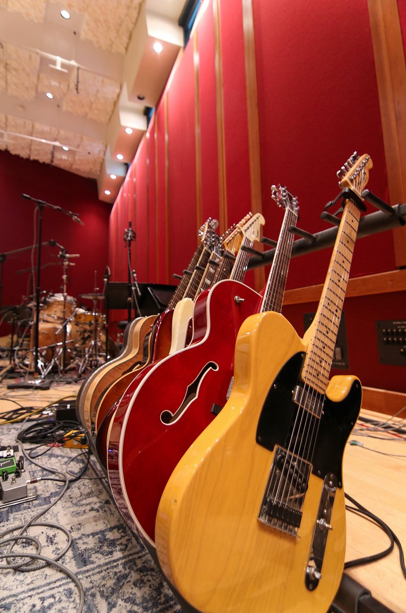 allblackbird's tweet image. Tracking 🎤 in Studio A with producer/engineer Shawn Moore and artist Jessica Sole!  Info: blackbirdstudio.com/book-now/ 
#recordingstudio #blackbirdstudios #coles4038