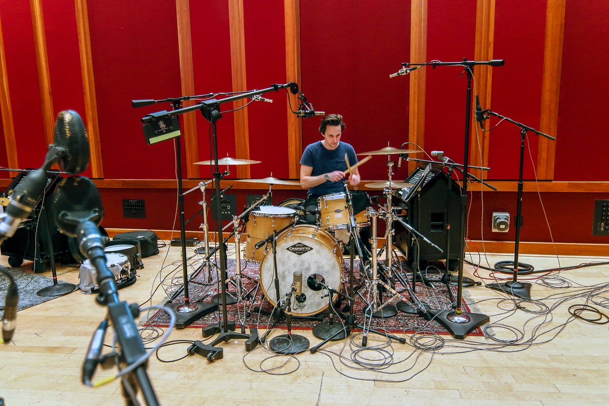 allblackbird's tweet image. Tracking 🎤 in Studio A with producer/engineer Shawn Moore and artist Jessica Sole!  Info: blackbirdstudio.com/book-now/ 
#recordingstudio #blackbirdstudios #coles4038