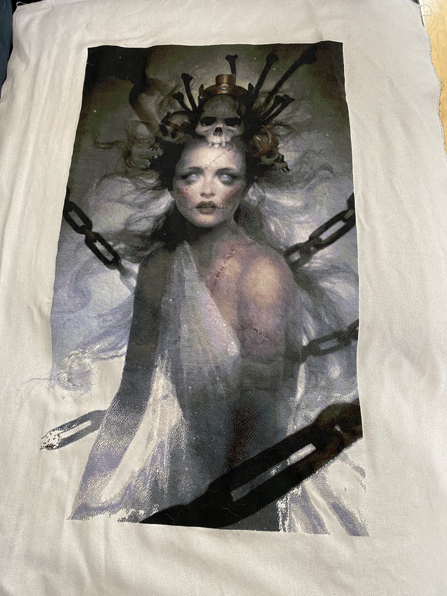 gothstitcher's tweet photo. 2 years 8 months of work 90.8% completed #crossstitch #HAED #mutantstitchers #progress https://t.co/12z7tQHSKw