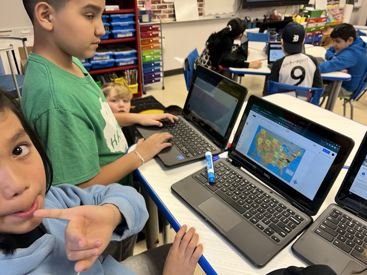 𝕄𝕣. ℍ𝕠𝕝𝕞𝕖𝕤 tweet media