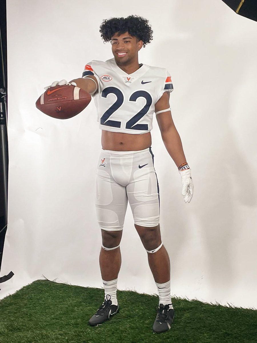 micahmatthews22's tweet image. Had a wonderful visit at @UVAFootball! Thank you coaches and staff for your hospitality! @willvapreps  @taknightsfball @Coach_Mims2 @jsperos @CoachBWolfe @Coach_TElliott @VTCody  #UVAStrong #GoHoos⚔️