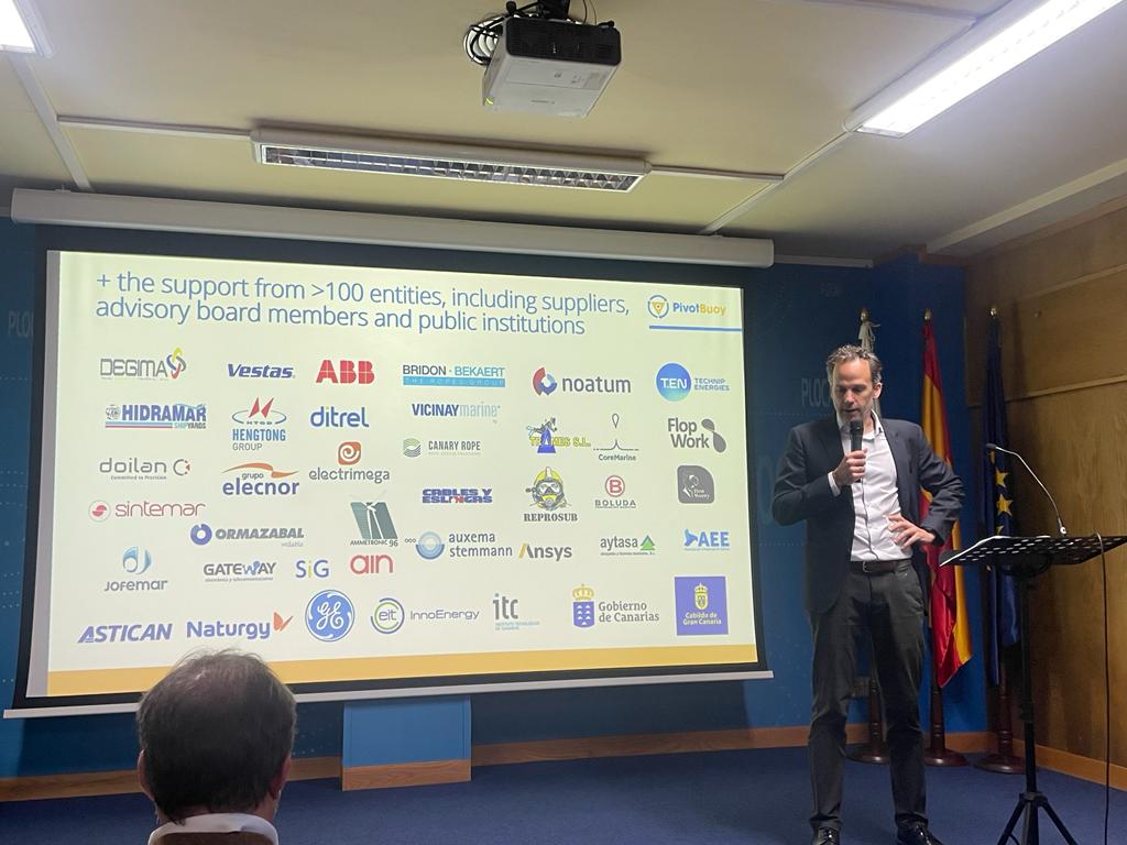 🌊El CEO de <a href="/x1_wind/">X1 Wind</a> Alex Raventós agradeció a las instituciones que han apoyado el proyecto @PivotBuoy, sistema innovador de plataforma eólica flotante, en la presentación de resultados del prototipo testeado con éxito en #Canarias👏
bit.ly/3lhX19R
#FloatingOffshoreWind