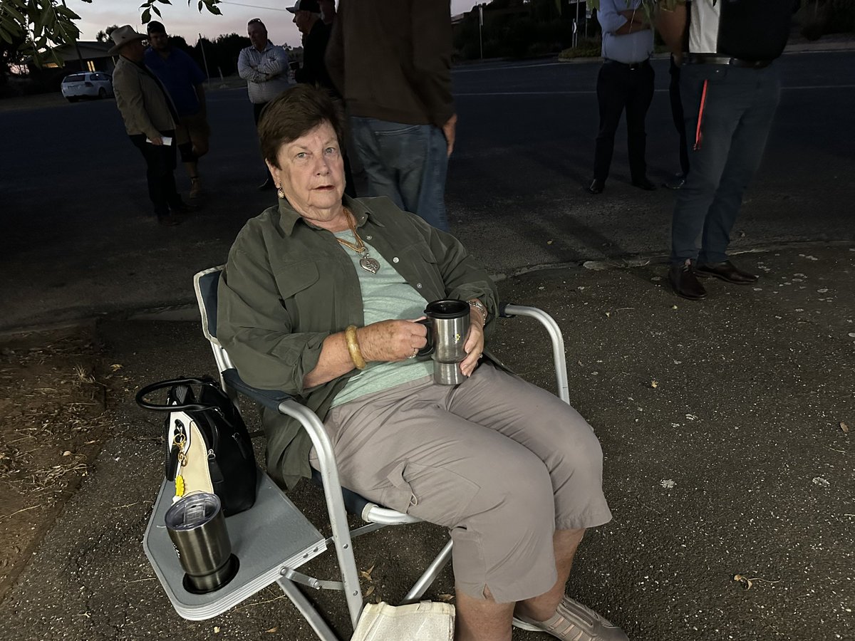 sarahtlawrence's tweet photo. Clare and Jodie have got the right idea for how to watch and listen to an outside broadcast with @fionaparker1 for #lovewhereyoulive in #Dingee @RebeccaNormanoz https://t.co/INFE1Zszkv