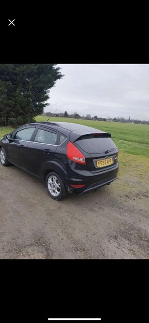 People pls retweet as this is a #scammer account fake selling car on #Facebook 
And is taking min £50 deposit people then sending people to a address that aint selling the car

Hasn't happened to me as im the house people keep knocking at 🙄😒