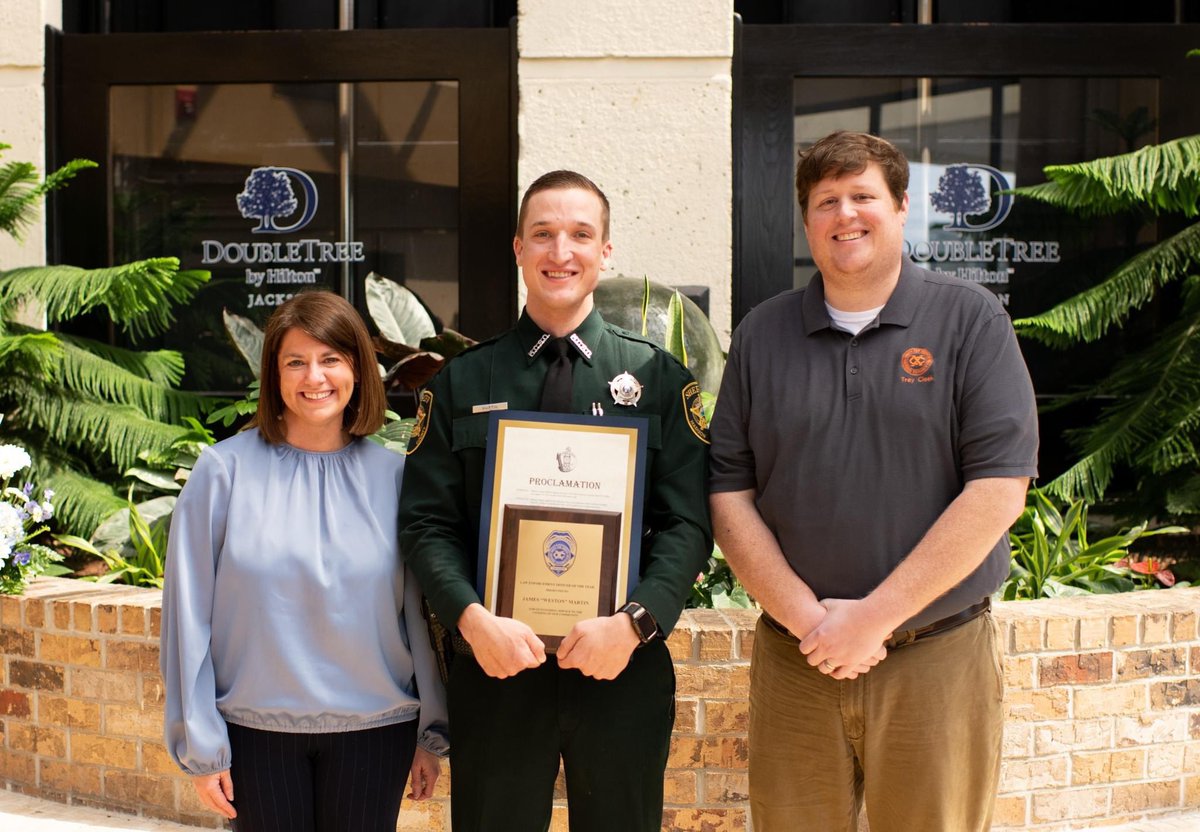 melanieluckey's tweet photo. It was a great day to be at @JacksonExchange as we presented Deputy Martin with Officer of the Year & @ajthemayor proclaimed today Deputy James Martin Day! #exchangenation #madisonco #jacksontn https://t.co/dGyj6qhEsp