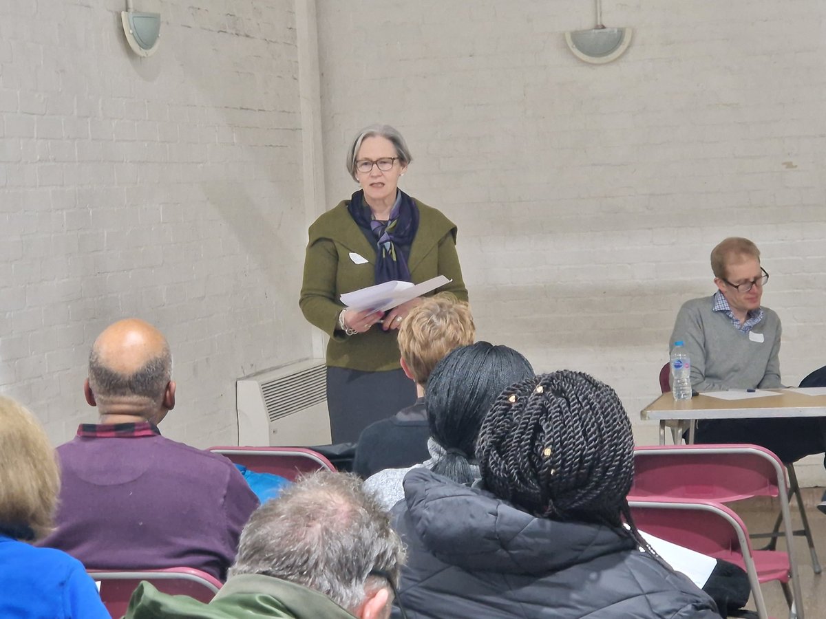 @JamieMulvaney We are so grateful to have @SouthwarkCofE Director of Education Roz Cordner as a speaker at our Synod, giving our #community insights into the position of our #churchschools. Many thanks to @wgarrood for organising. #education #churchofenglandeducation