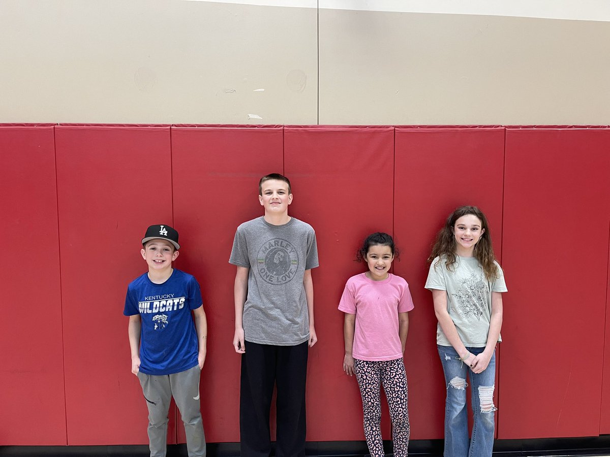 Congrats to these 4 students for being the fastest kids in school! @WKUTrackField <a href="/RichardsvilleEl/">Richardsville Elem</a>