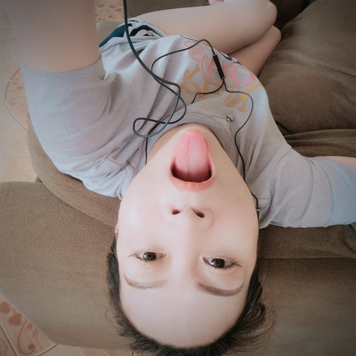 MazeOfAsia's tweet photo. Master like to relax with a deep throat fuck... Who's got next? I'm thirsty!
https://t.co/hhK0ifCmZa
#slut #bdsmrelationship #deepthroatprincess #deepthroat #cumdumpstar #bjday #asiangf #AsianGirlsPic #asian #slave https://t.co/efAKJXpbHx