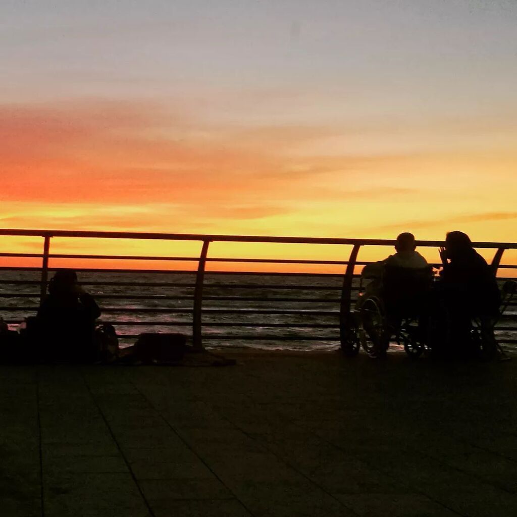Banaamah's tweet photo. #sun set #colourful  #travelrealindia  #myphotos  @natgeo @seesaudi @hipaae #instgram #main_vision #photooftheday #photographers
#instagood  #shadowhunters
#beautiful #compositionu #photostory  #phot 
#photography #photographer #trave  #starwars #socialg #skyphotography#sun … https://t.co/xm1exJBeSo