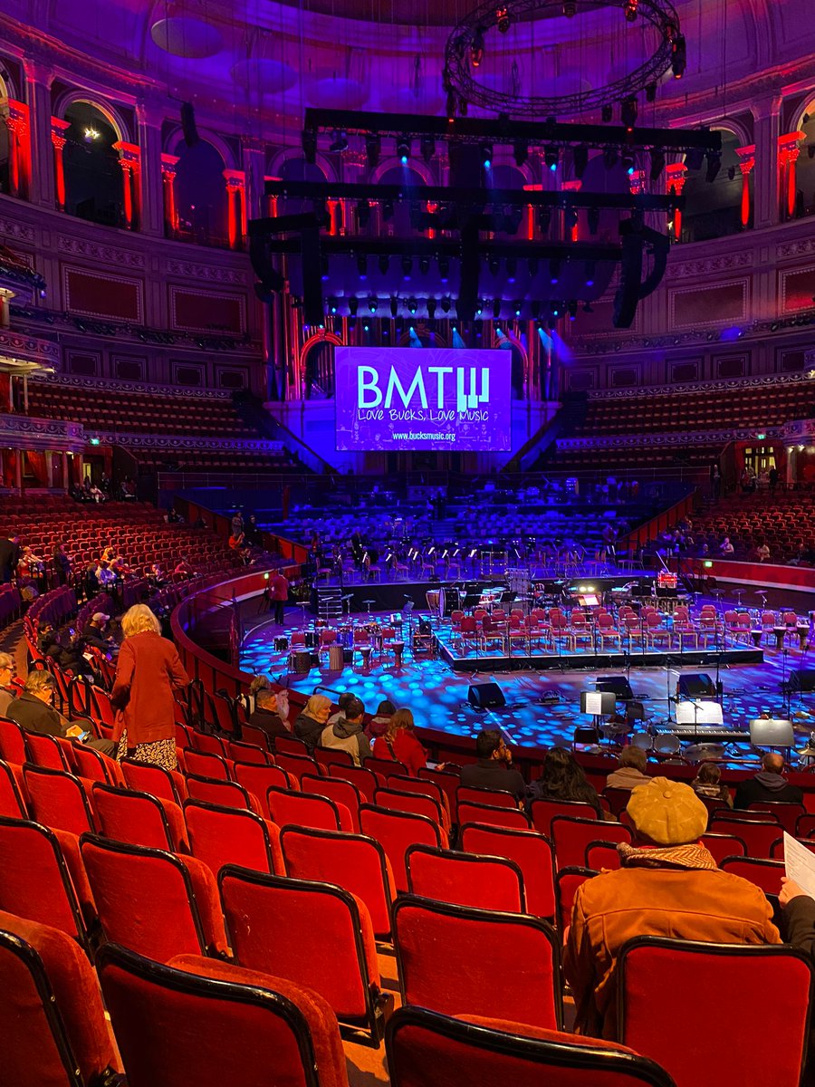 Amazing to see so many singers and musicians tonight at Bucks Music Trust celebration concert at the Royal Albert Hall. <a href="/AylesburyHigh/">Aylesbury High</a> students spotted!