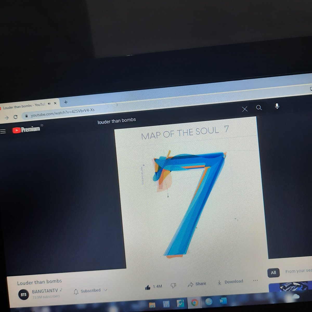 gie_jin7's tweet image. Selingan - louder than bombs (28)

I'm listening to #SmokeSprite by #Soyoon of (@se_so_neon) feat. #RM of BTS (@BTS_twt)