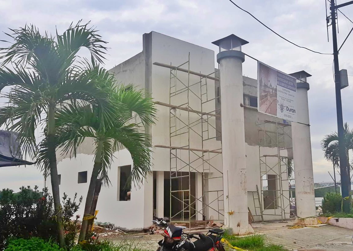 🏗️ Pronto estarán listas las dos UPC en #CerroLasCabras y #AbelGilbert3 infraestructuras que contarán con capacidad para 20 elementos policiales, áreas de descanso, parqueos, oficina atención al usuario,  parqueos y baterías sanitarias.