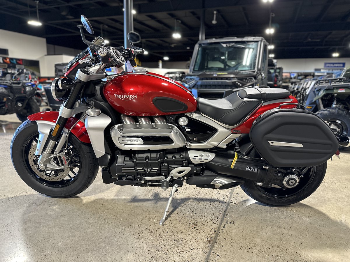 JPC_Campus's tweet photo. With the 2021 Triumph Rocket 3 R, riders can expect astonishing performance, incredible comfort, and definitive cruiser attitude, all at an affordable price point. 

Stop in and get $4000 OFF with our Jay's Discount: https://t.co/VaxyUwahAK

#Triumph #motorcycle #ForTheRide https://t.co/dztvdHmU7Y