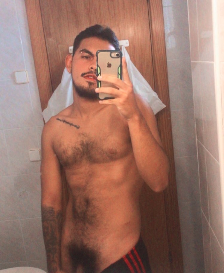Me ayudas a ponerla dura😈

onlyfans.com/sebasat777